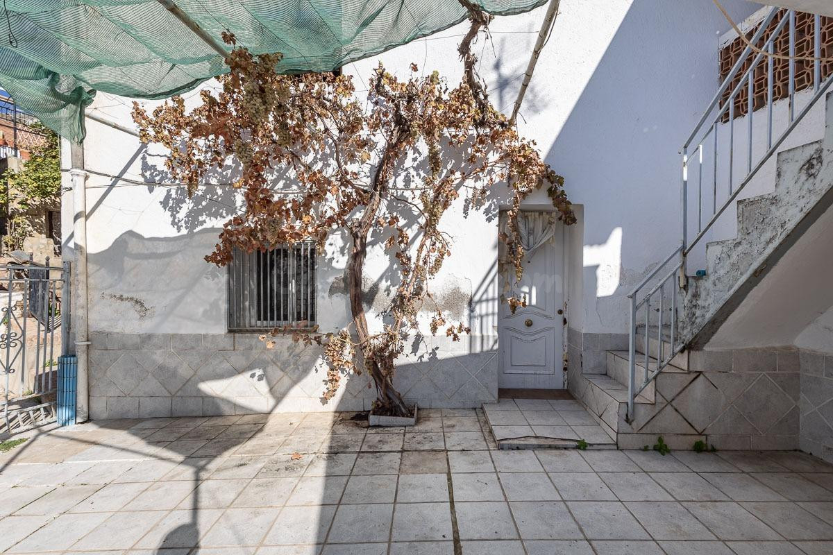 CASA INDEPENDIENTE EN MONACHIL, ACCESO A LOS CAHORROS