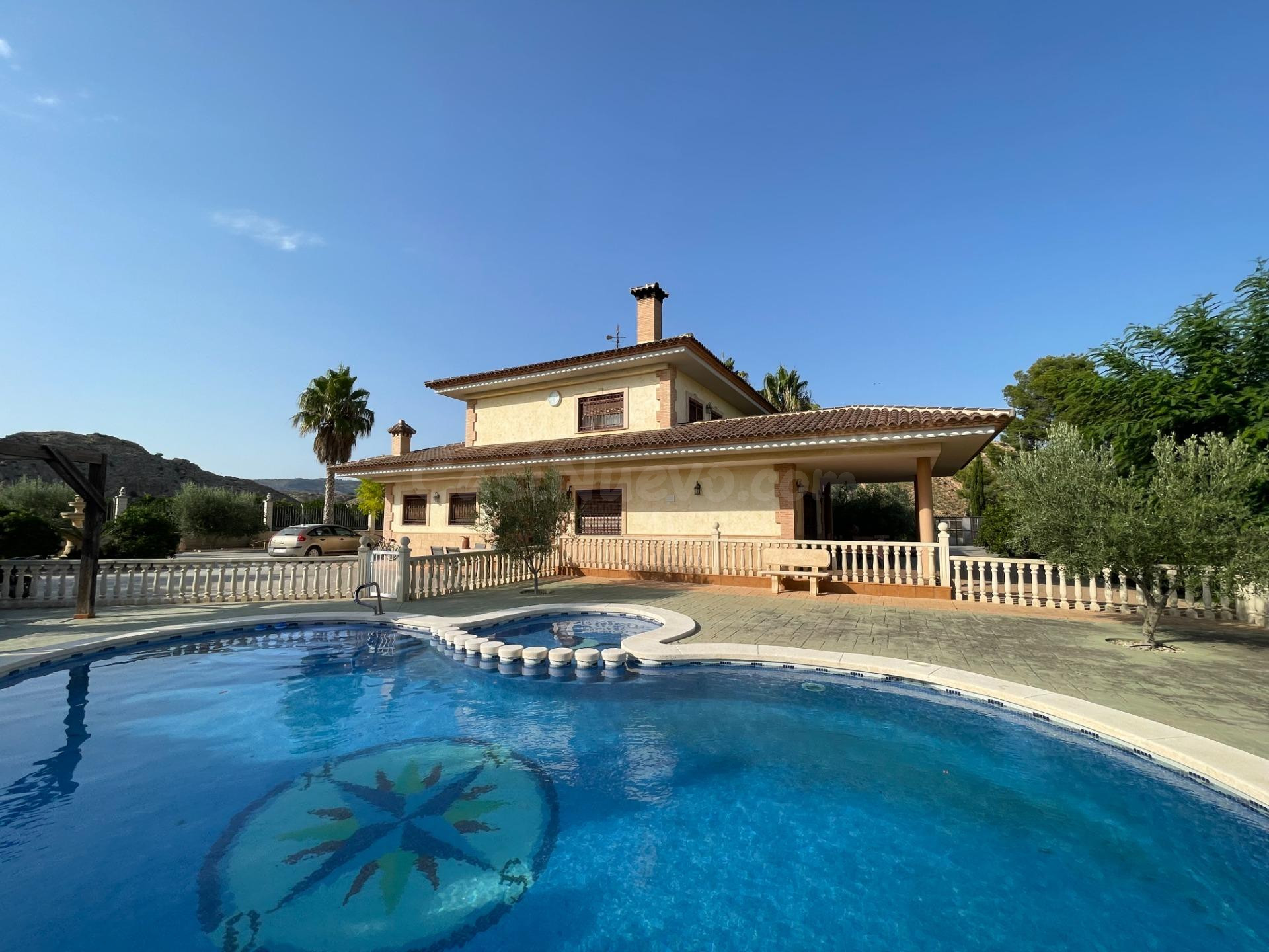 ¡Descubre esta impresionante finca rustica en Mula!