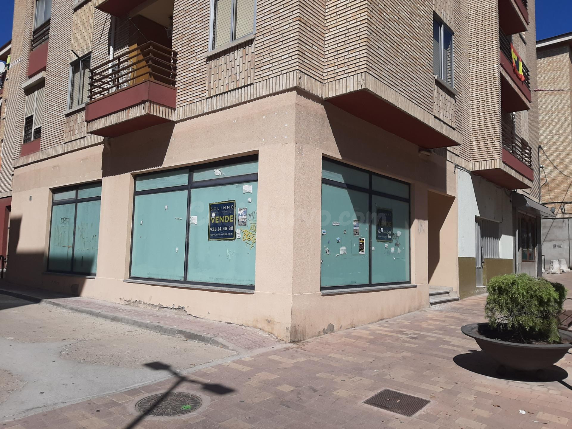 Local Comercial en Venta en Cuellar. Ref.1898