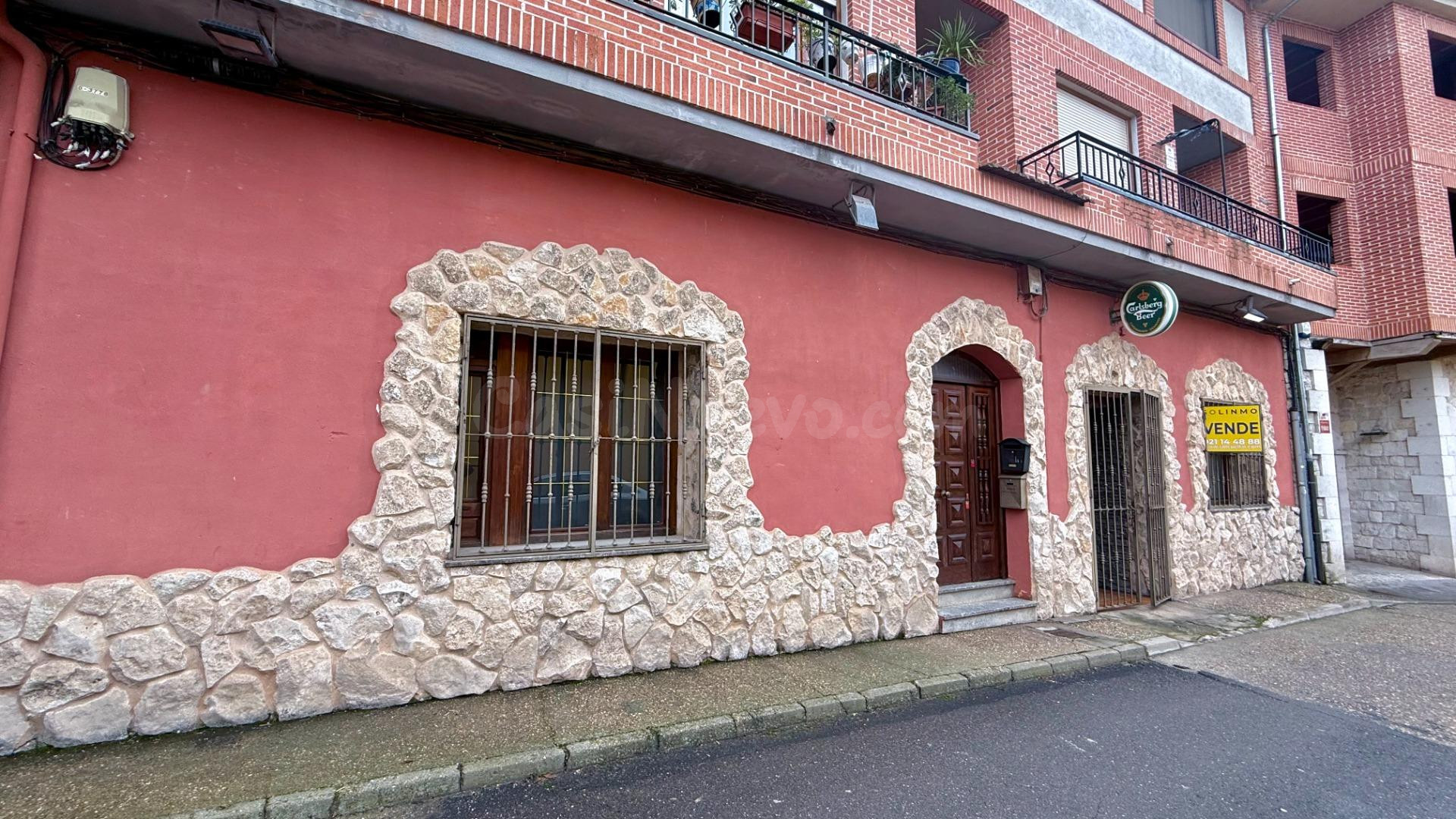 Local comercial en venta. Acondicionado para hostelería. Ref.2077