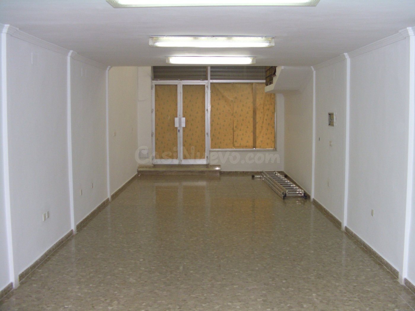 LOCAL COMERCIAL EN EL CENTRO DE ANTEQUERA SALE A LA VENTA