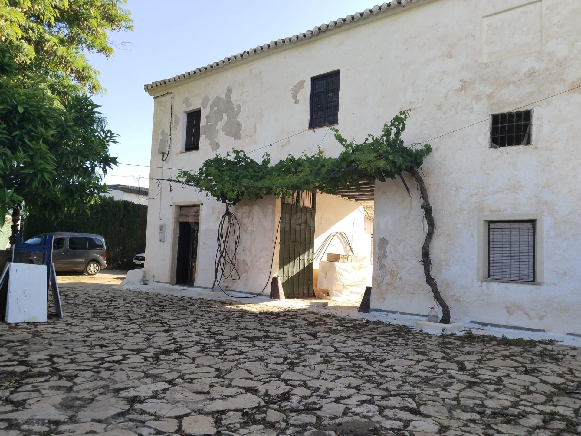 ¡BAJADA DE PRECIO! ¡SE VENDE CORTIJO CON TERRENO DE HORTALIZAS!