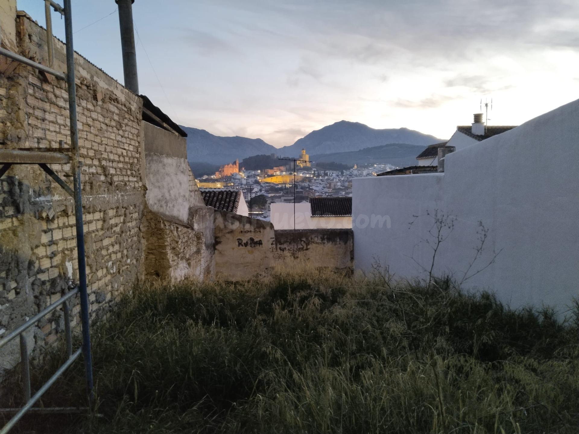 ¡Se vende SOLAR con unas preciosas vistas en Antequera!