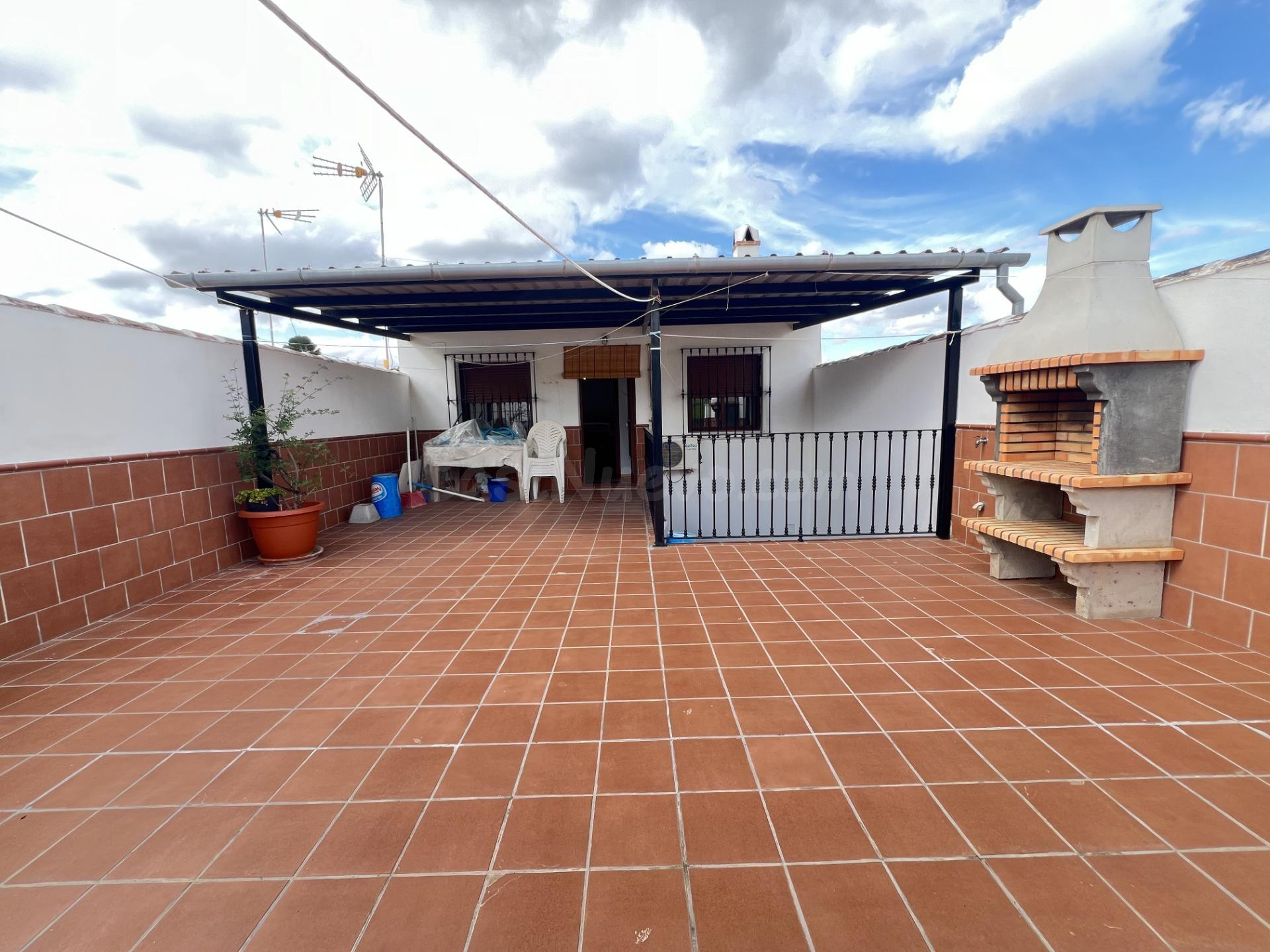 EN EXCLUSIVA AMPLIA CASA CON PATIO TERRAZA Y COCHERA¡¡¡¡¡¡¡¡¡¡¡¡