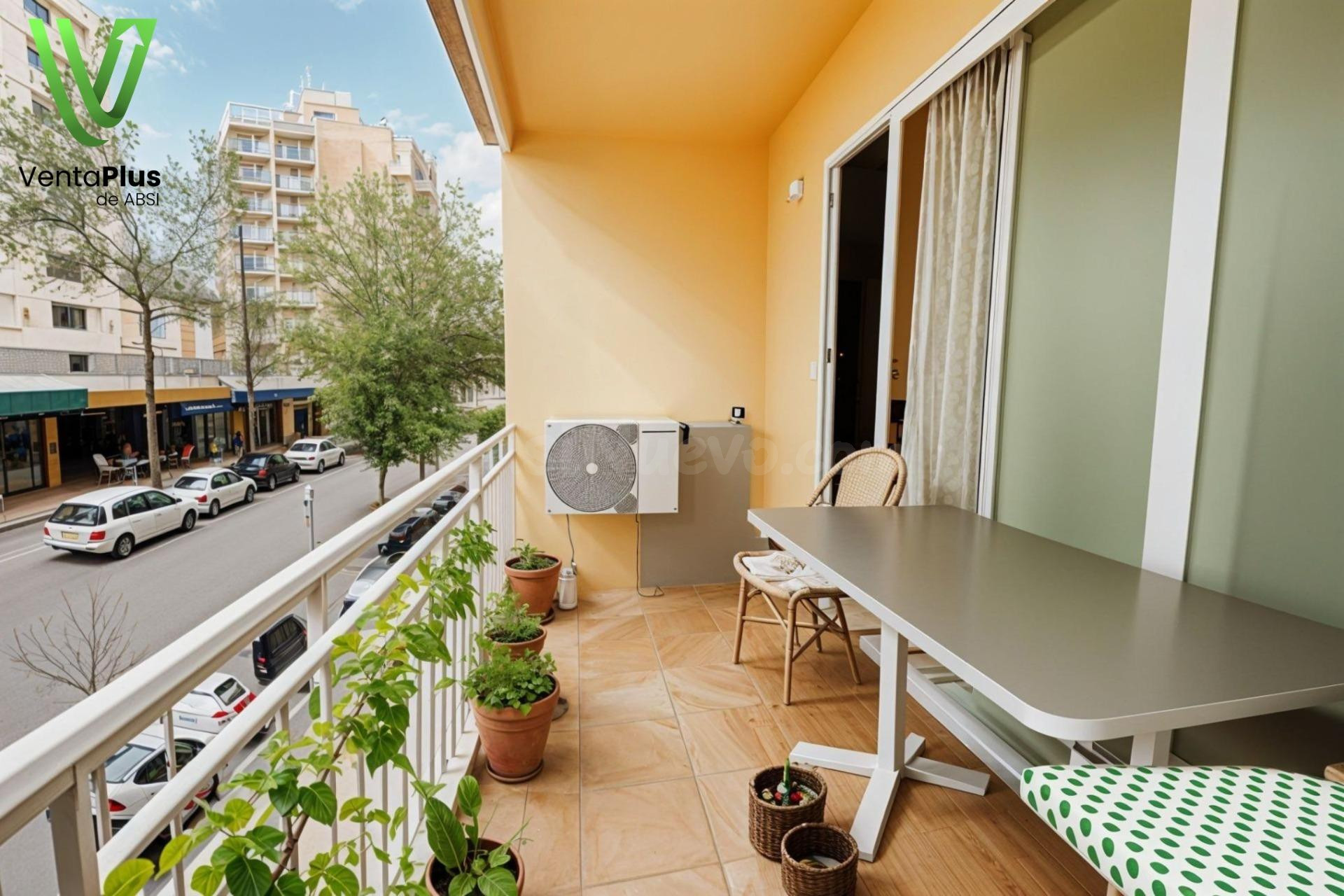 Piso con encanto en Plaza Madrid  4 habitaciones + BALCÓN en el corazón de Palma.