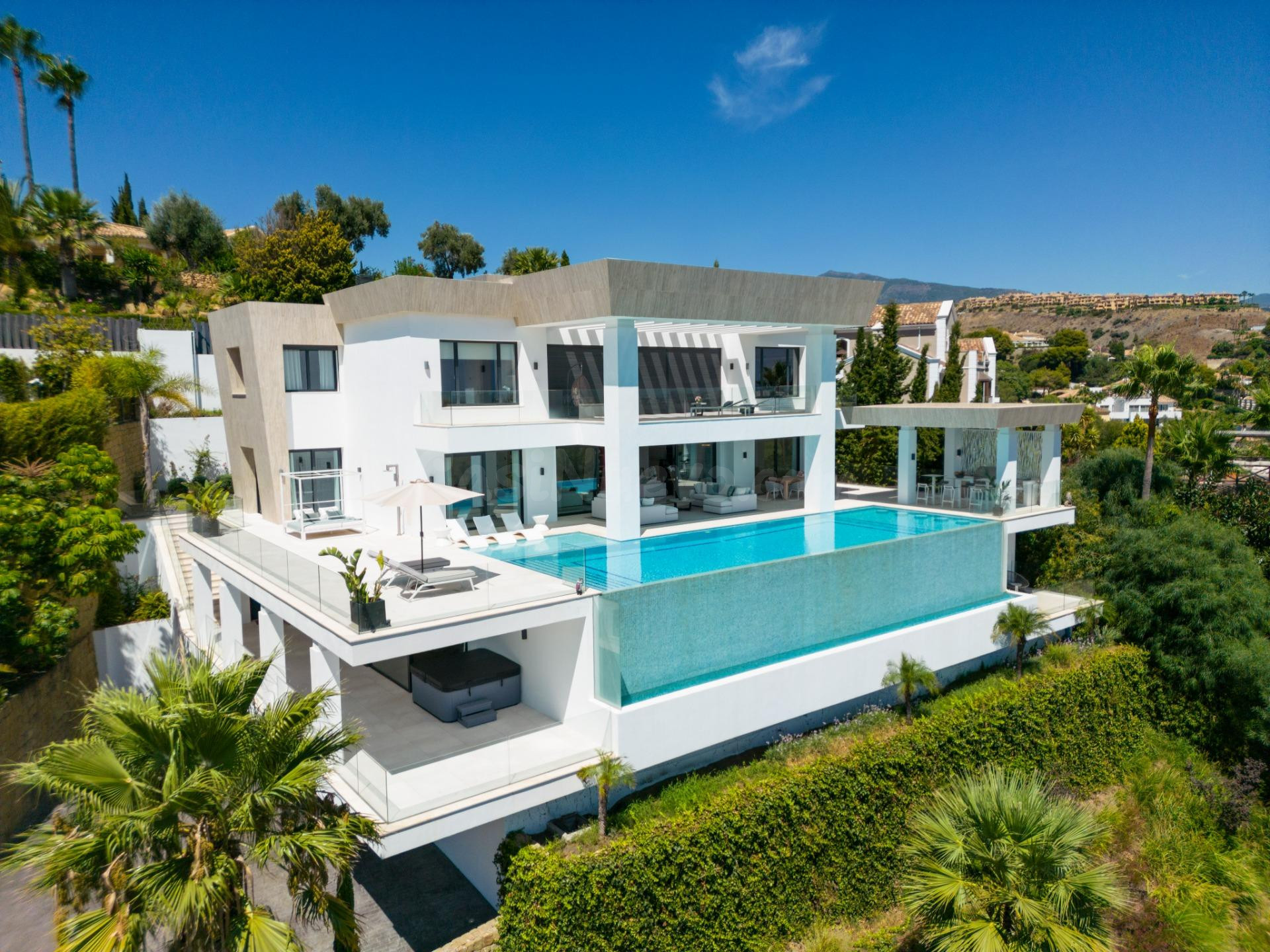 MAGESTUOSA VILLA DE LUJO EN BENAHAVIS