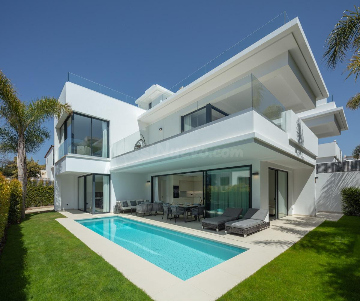 VILLA MODERNA EN LA MILLA DE ORO