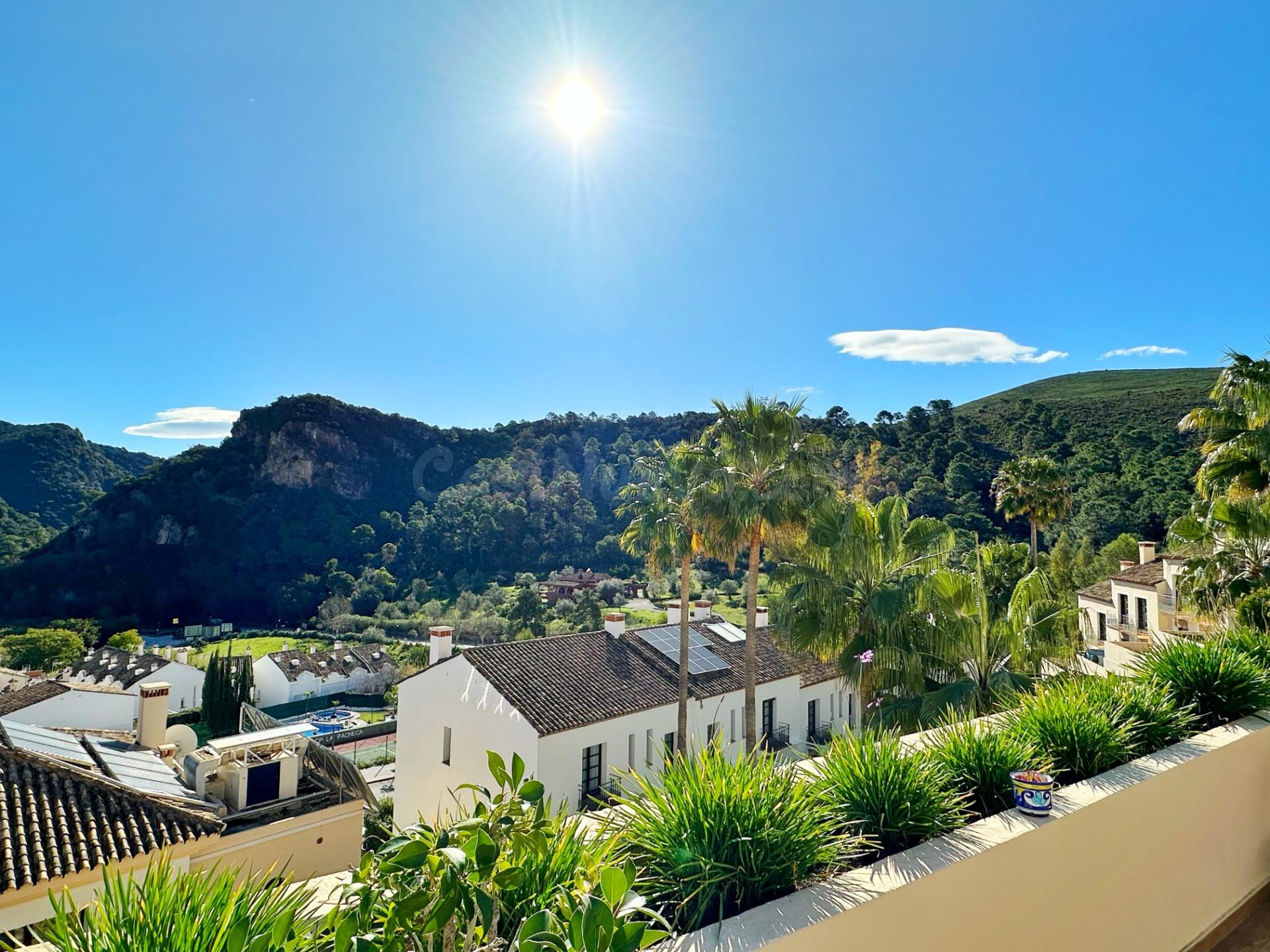 MAGNIFICENT FULLY RENOVATED TOWNHOUSE in the beautiful Benahavis.