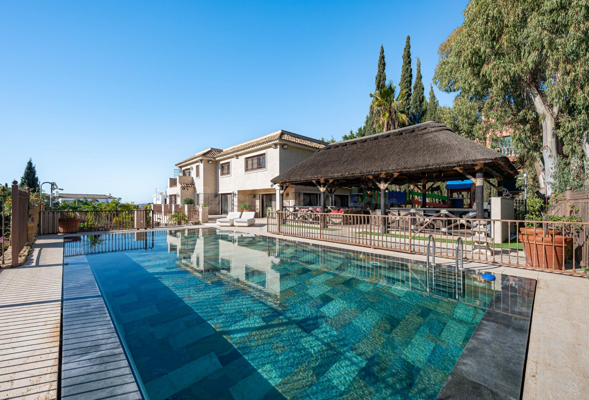 EXCEPCIONAL VILLA DE LUJO EN HERROJO ALTO - BENAHAVIS