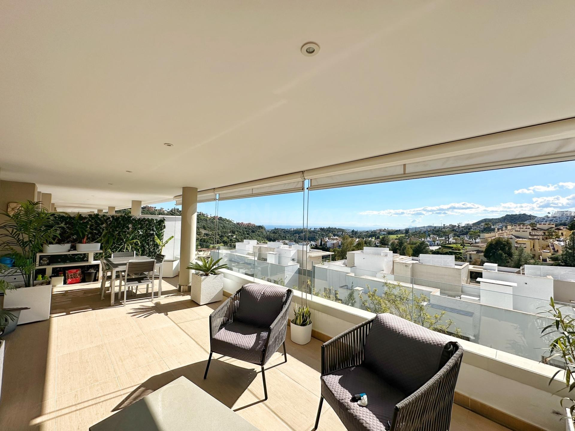 MODERNO APARTAMENTO DE RECIENTE CONSTRUCCIÓN CON VISTAS PANORÁMICAS AL MAR