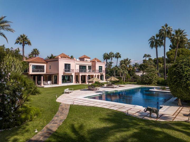 EXQUISITA VILLA - ESTEPONA