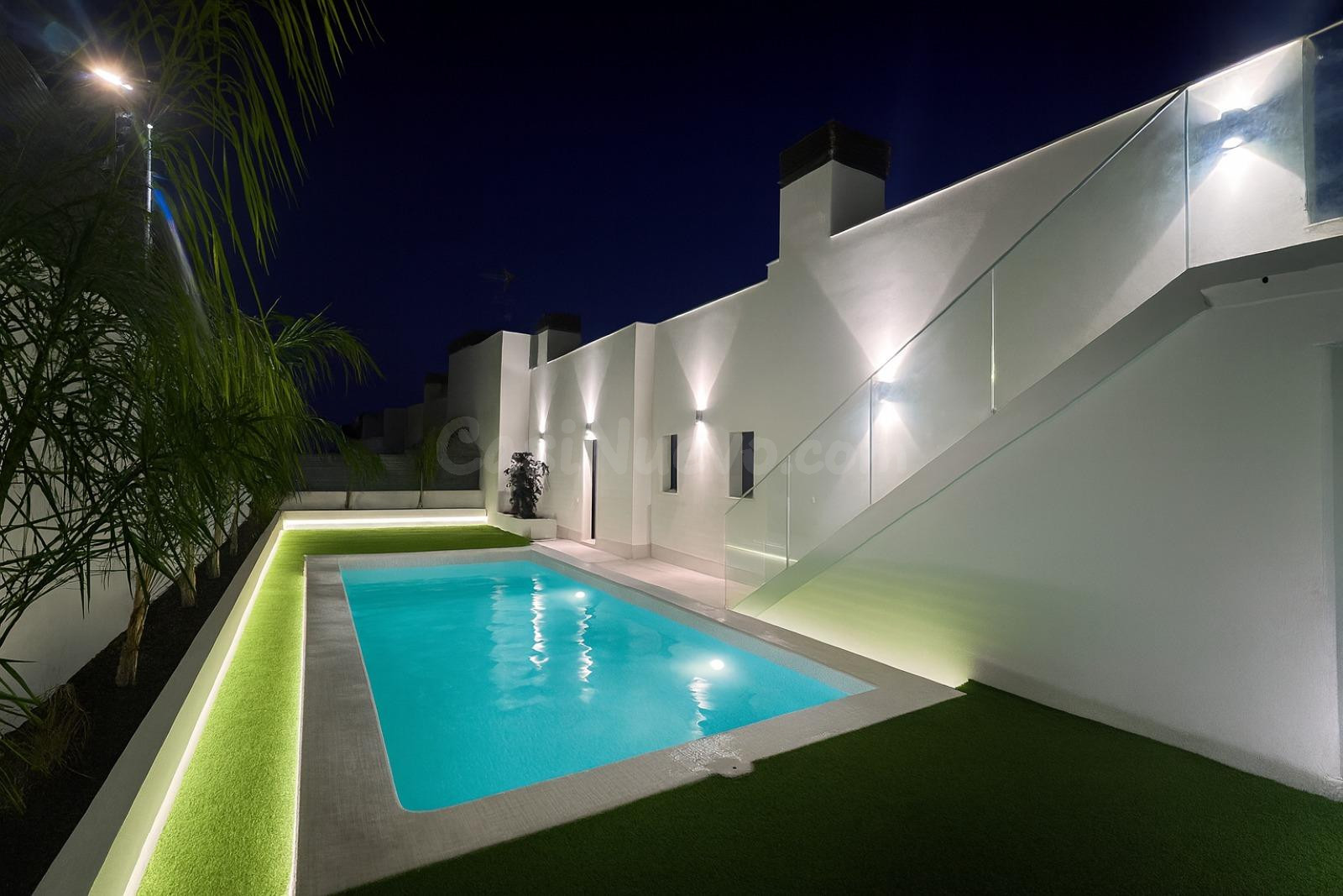 Exclusivo Dúplex de Lujo con Piscina Privada y Vistas Panorámicas en La Quinta, Marbella
