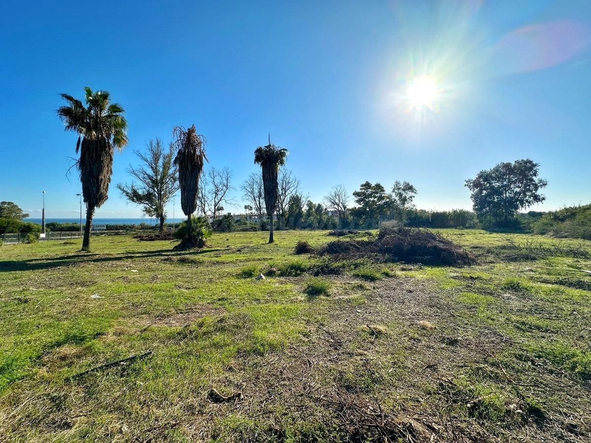 Exclusiva parcela rústica en venta en la New Golden Mile (Estepona), Costa del Sol