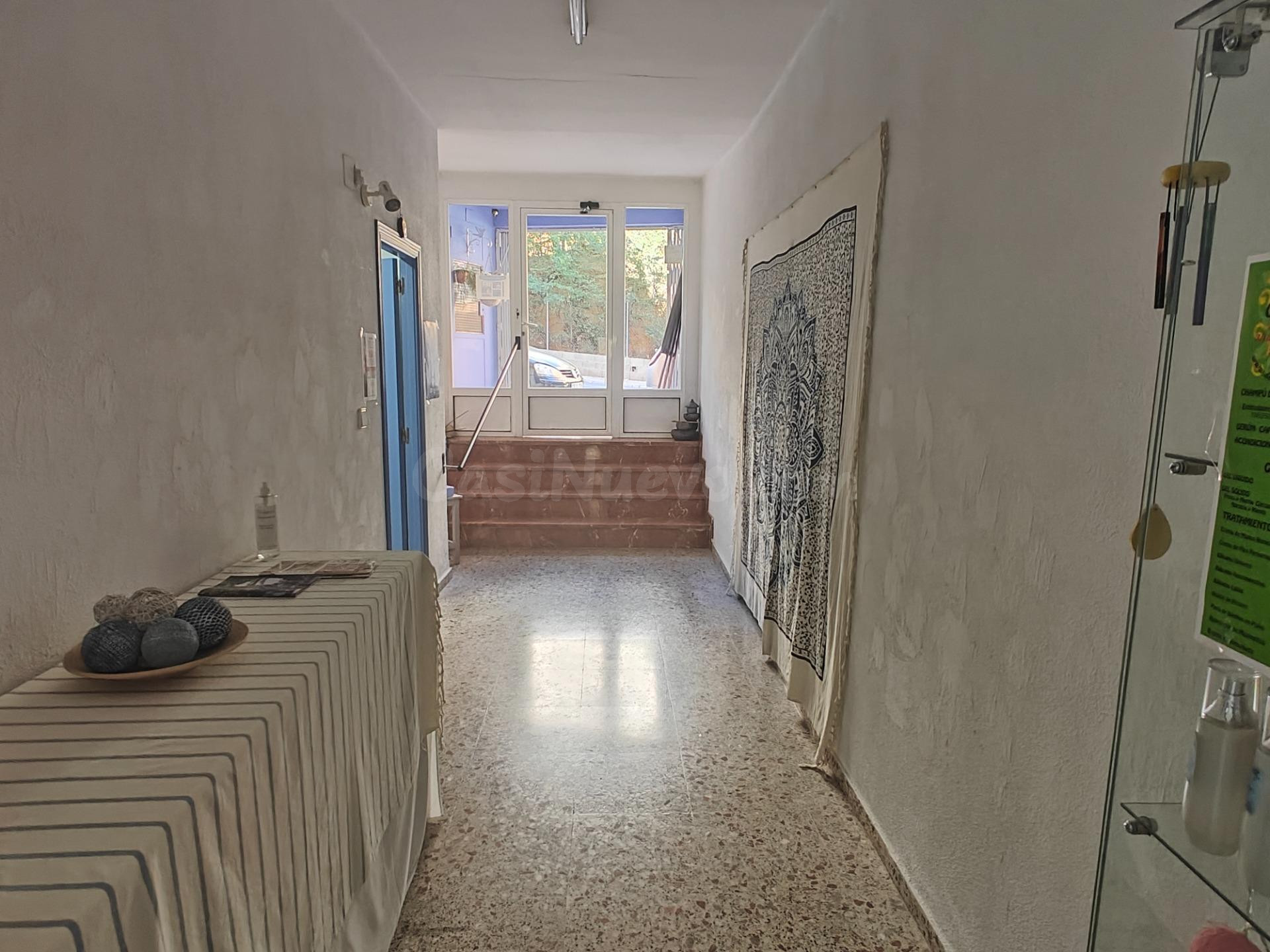 Amplio local comercial en Buñol - foto 4