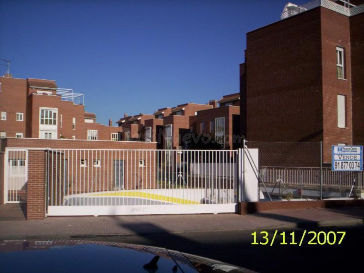 Plazas de garaje y trasteros en Jardines de Florencia, Camino de la Esgaravita y el Val