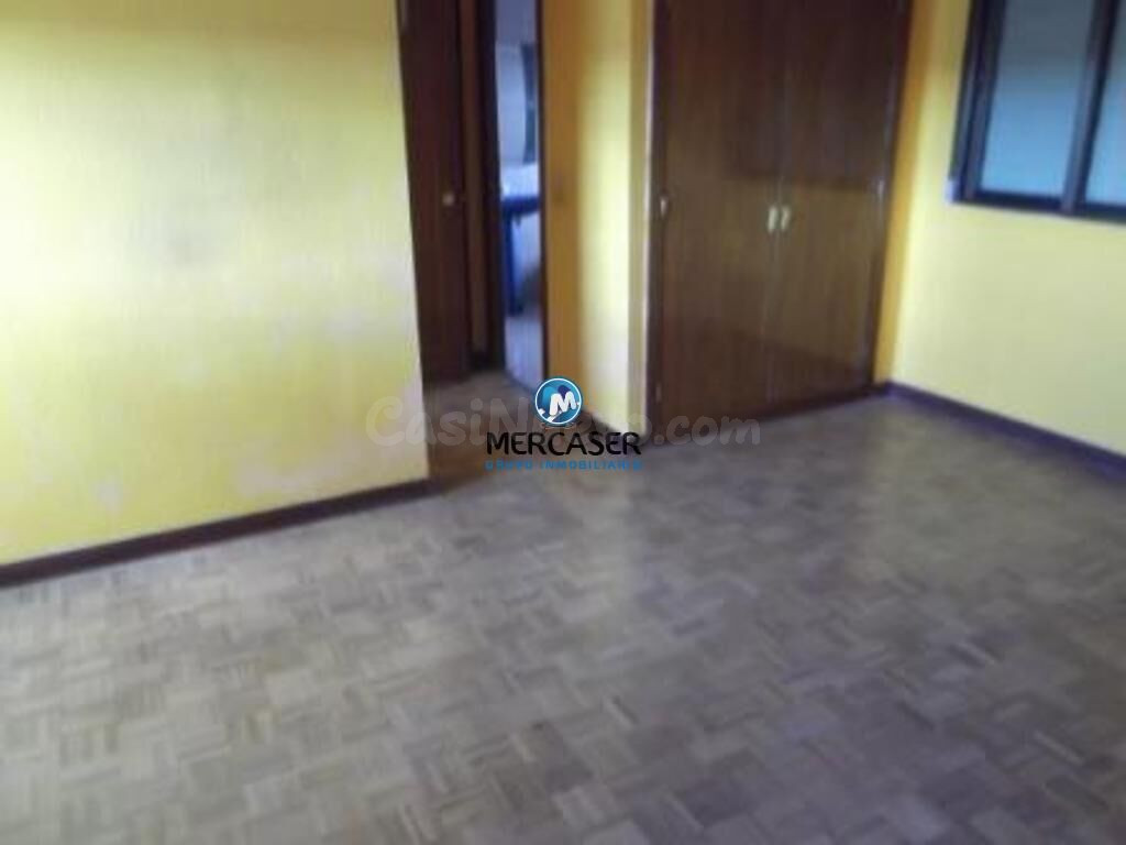 Conjunto de dos pisos en venta en c. abogados de atocha, 1,  - foto 4