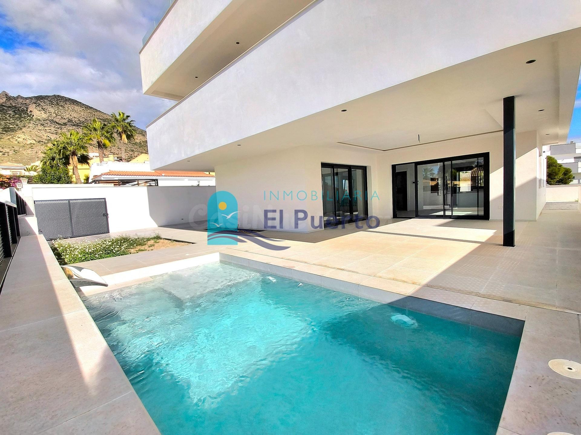 VILLA DE LUJO DE ALTO RENDIMIENTO EN BOLNUEVO CON 5 SUITES, PISCINA SALINA Y VISTAS AL MAR – REF 887