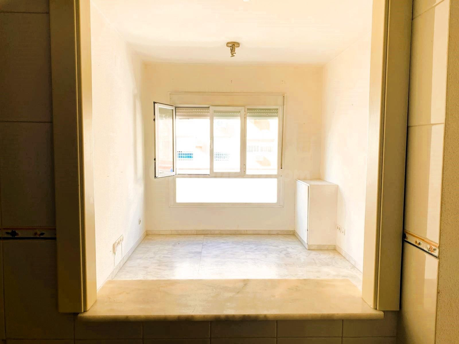 Inversión Inteligente & Piso con Licencia Turística en Sevilla Este, Sevilla