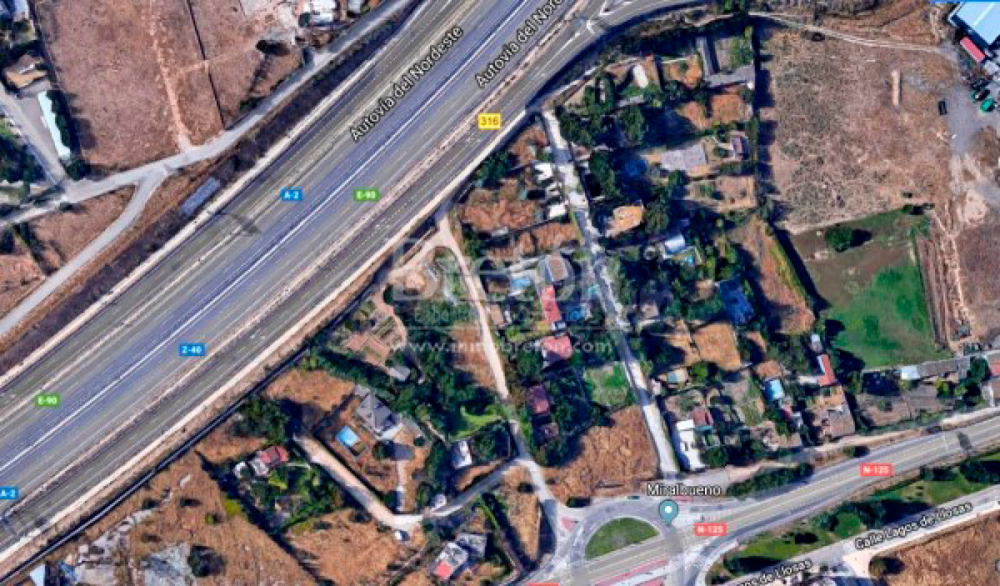 Solar edificable de 1.075 m2 en Miralbueno, junto a Carretera del Aeropuerto.