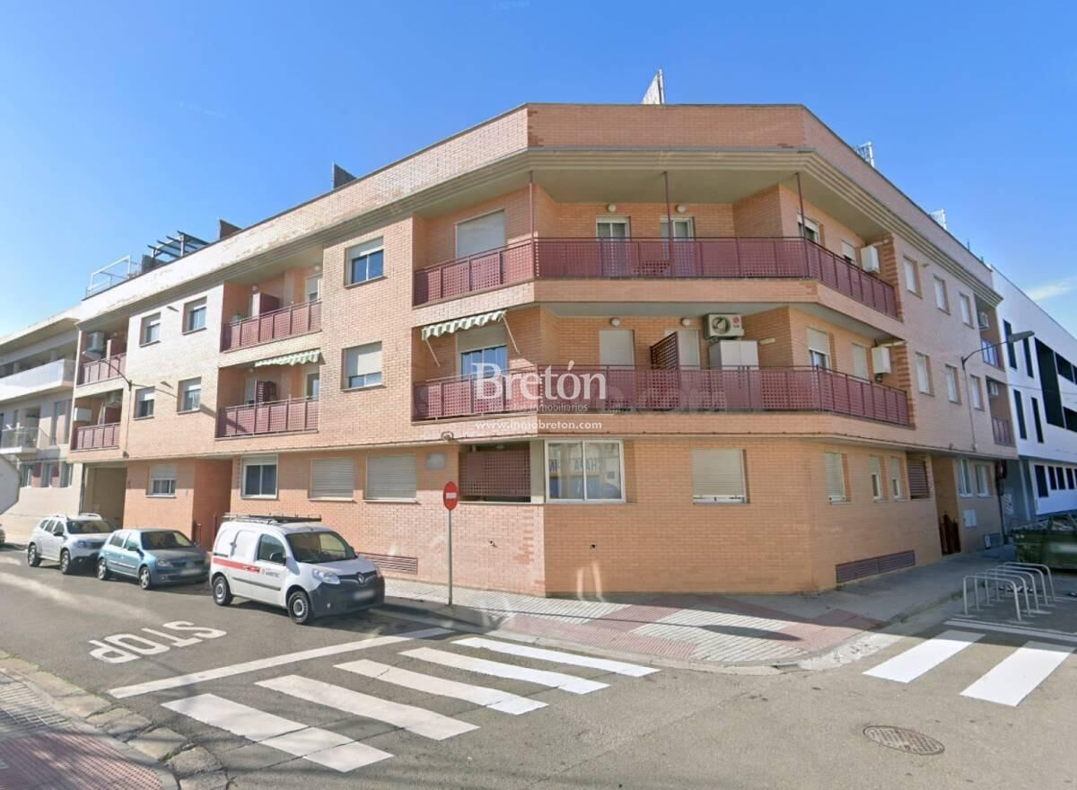 ESTUPENDA PLAZA DE GARAJE EN BARRIO DE  MIRALBUENO