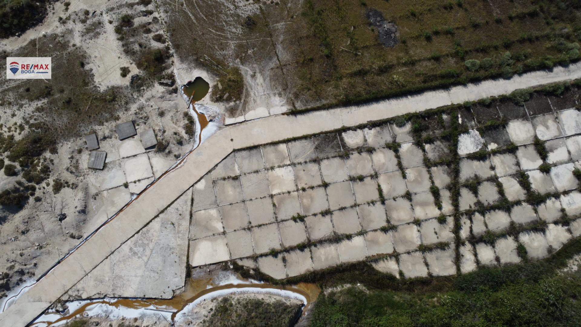 Terreno de más de 7 Hectáreas en Navarra: Inversión perfecta para Biomedicina y Explotación Salina