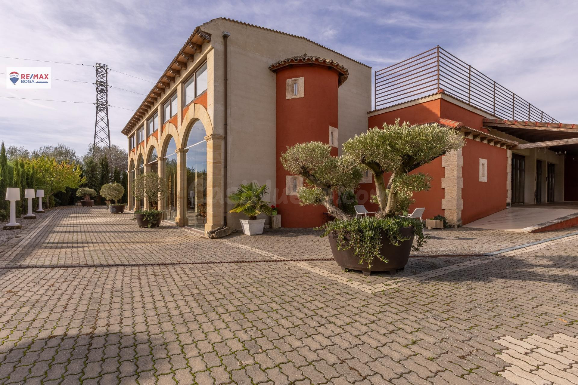 Inversión en el Camino de Santiago: Espacio Multifuncional, para Bodega, Eventos y Hostelería