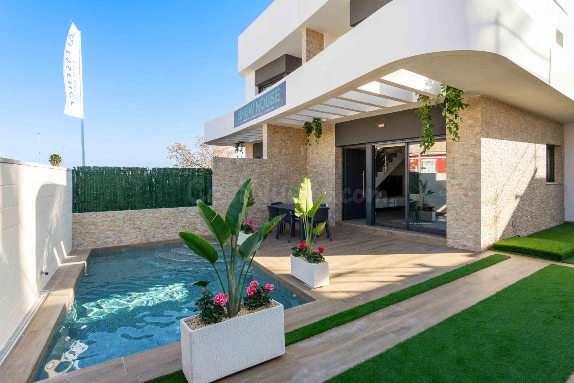 Villas con estilo moderno de 3 dormitorios en la zona de Los Montesinos