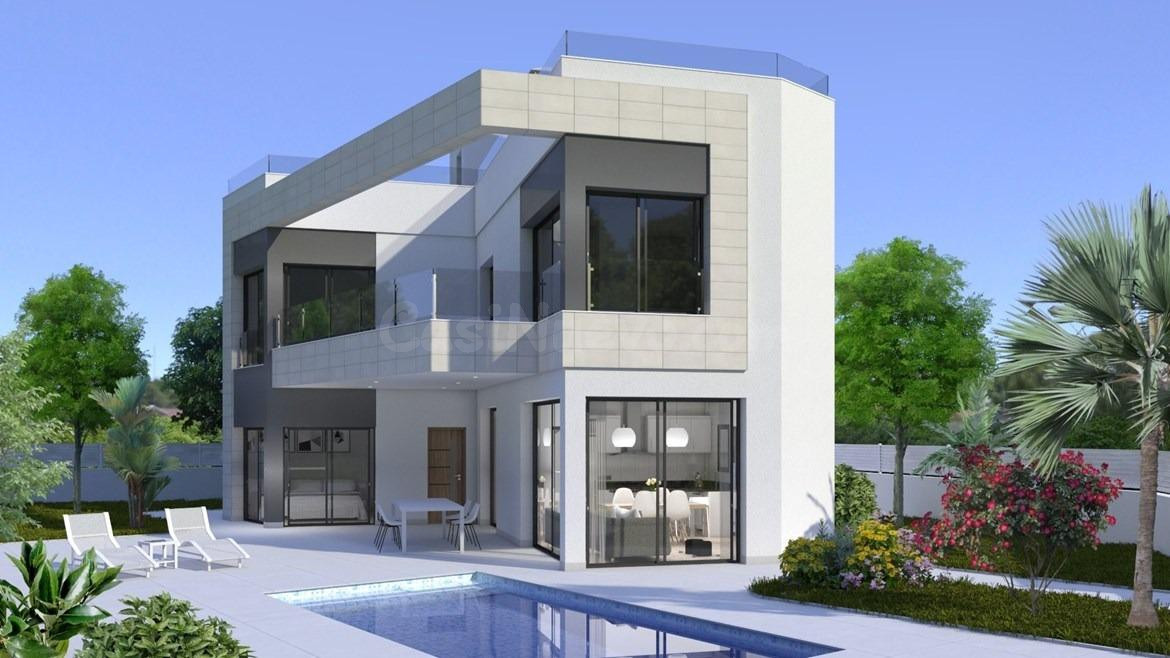 Villa de lujo en el centro de Torrevieja, 3 dorm, 3 baños, parking en la parcela y piscina privada