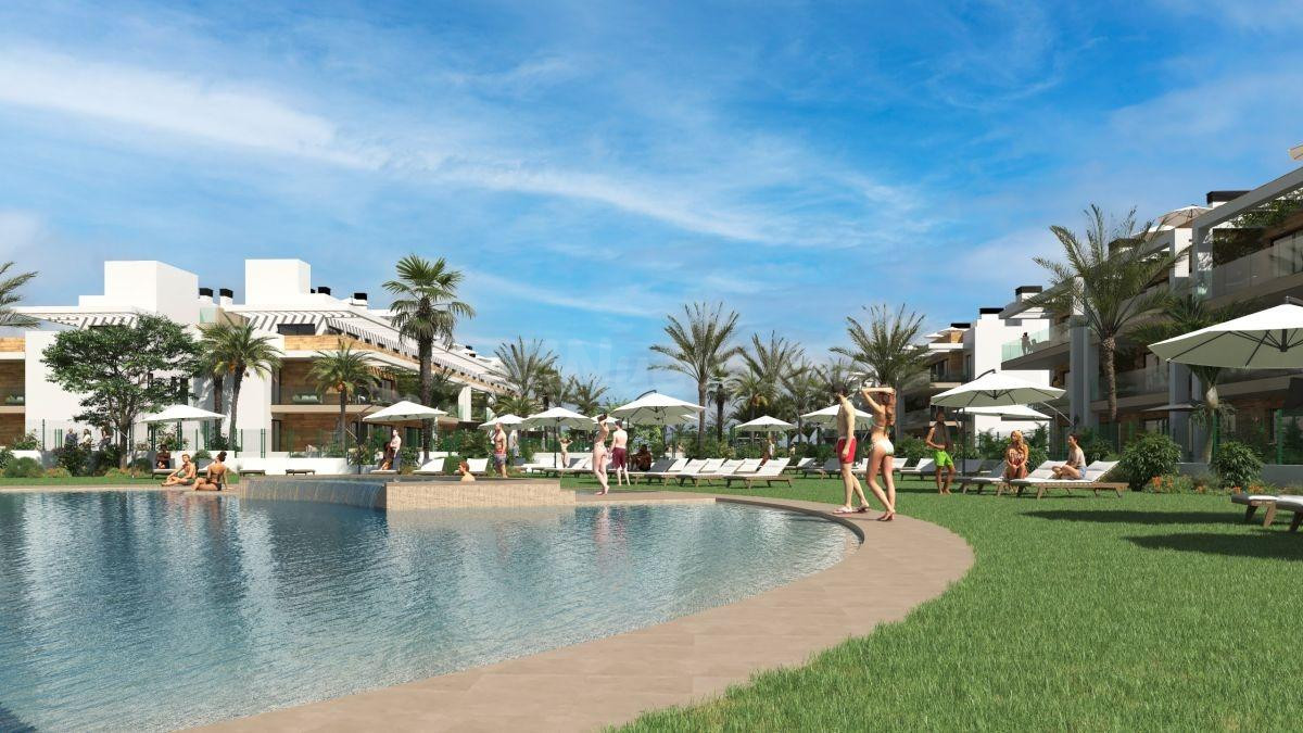 Apartamentos con 2 o 3 dormitorios, 2 baños, piscina comunitaria en zona de Los Alczares
