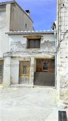 CASA EN VENTA EN ABEJUELA