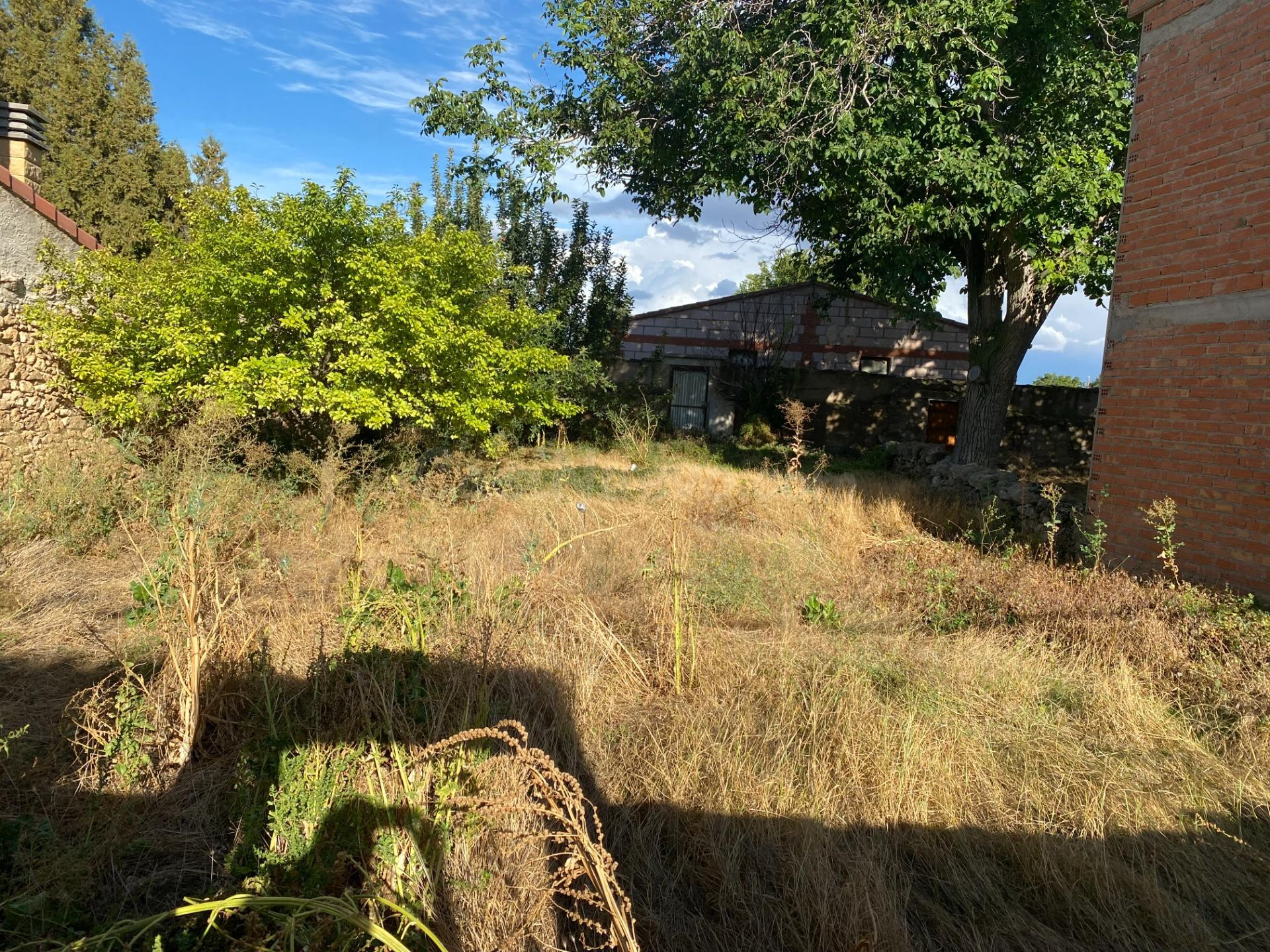 SE VENDE SOLAR EN FUENTES CLARAS