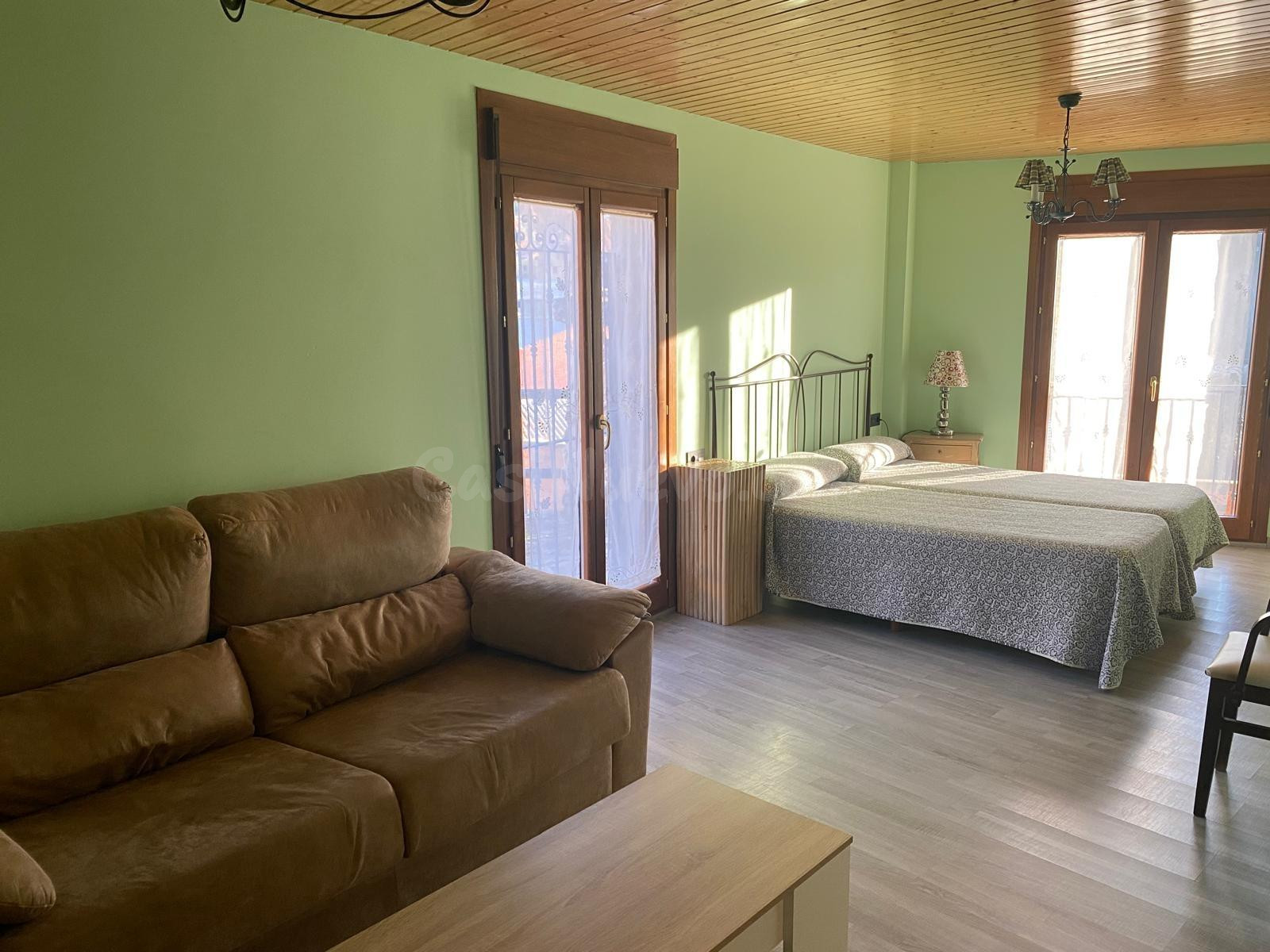 HOSTAL EN VENTA EN ANENTO - foto 3