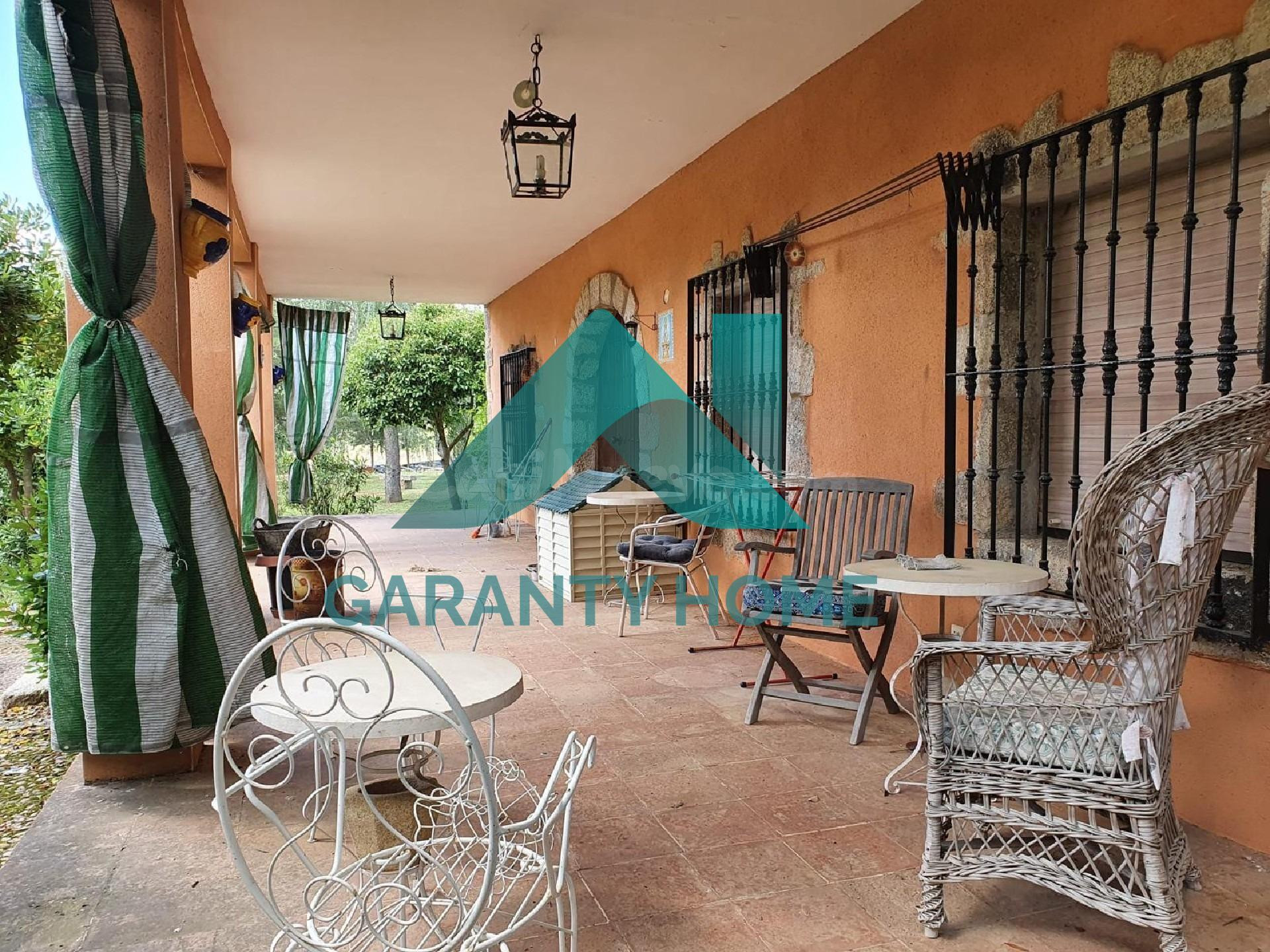 Se VENDE magnífico Chalet con Parcela en Arroyo de la Luz - foto 3