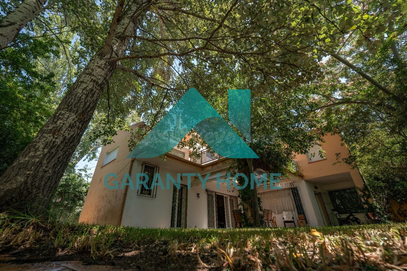 SE VENDE CHALET EN LA ZAMBOMBA