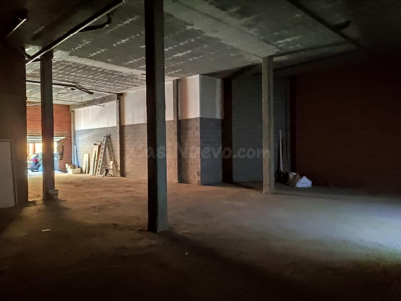 ALQUILER BAJO COMERCIAL EN LA ZONA DE ODEÓN EN LA GÁNDARA, NARÓN