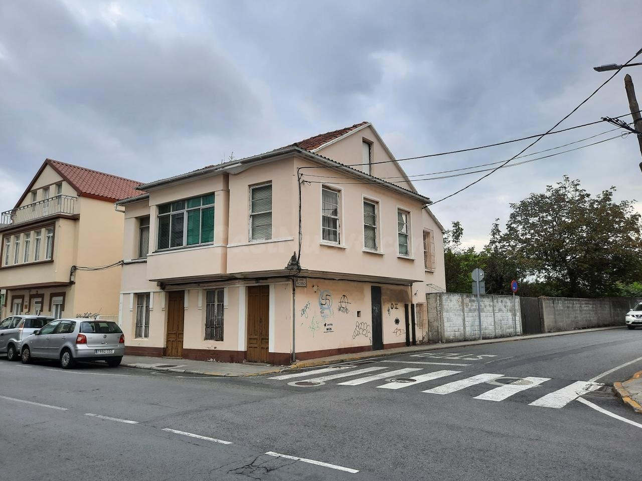 CASA CON FINCA EN ZONA URBANA PARA REFORMAR EN SANTA CECILIA, NARÓN