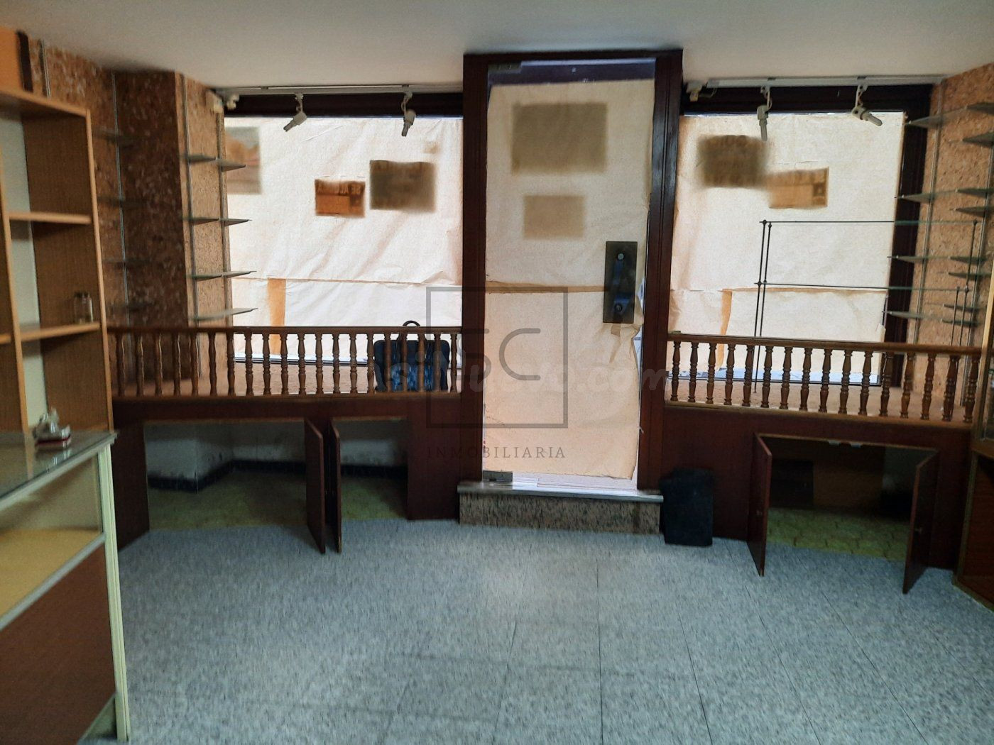 LOCAL COMERCIAL ACONDICIONADO EN ULTRAMAR, FERROL
