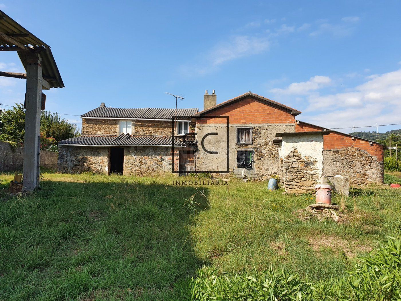 CASA CON FINCA EN SEDES, NARÓN