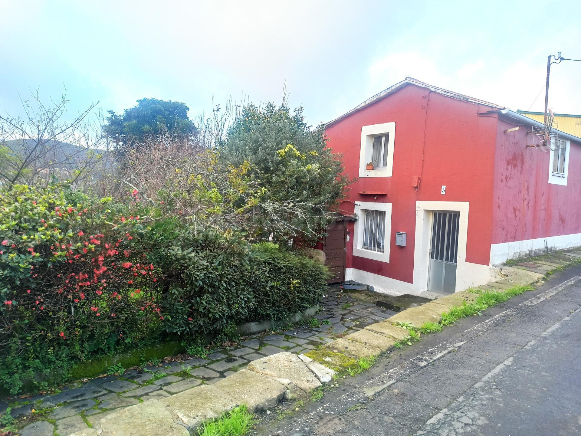 Casa con finca edificable en Canido-Ferrol