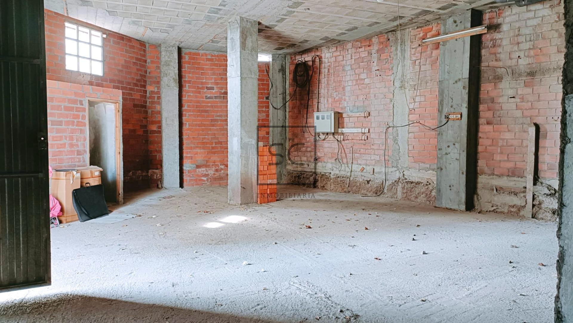 Bajo comercial transformable en viviendas en Ferrol