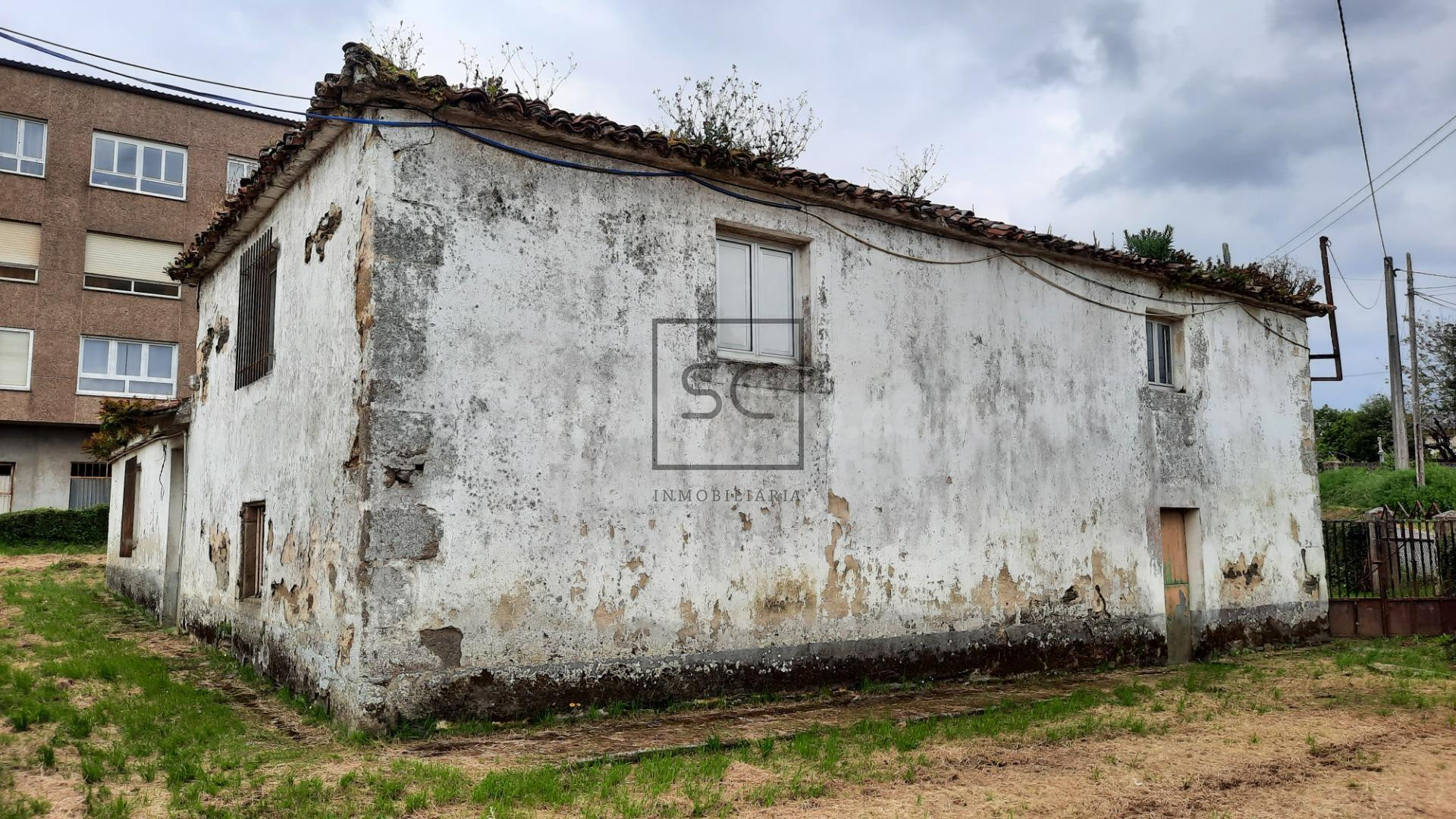 UNIFAMILIAR EN PIEDRA PARA REFORMA EN NARÓN
