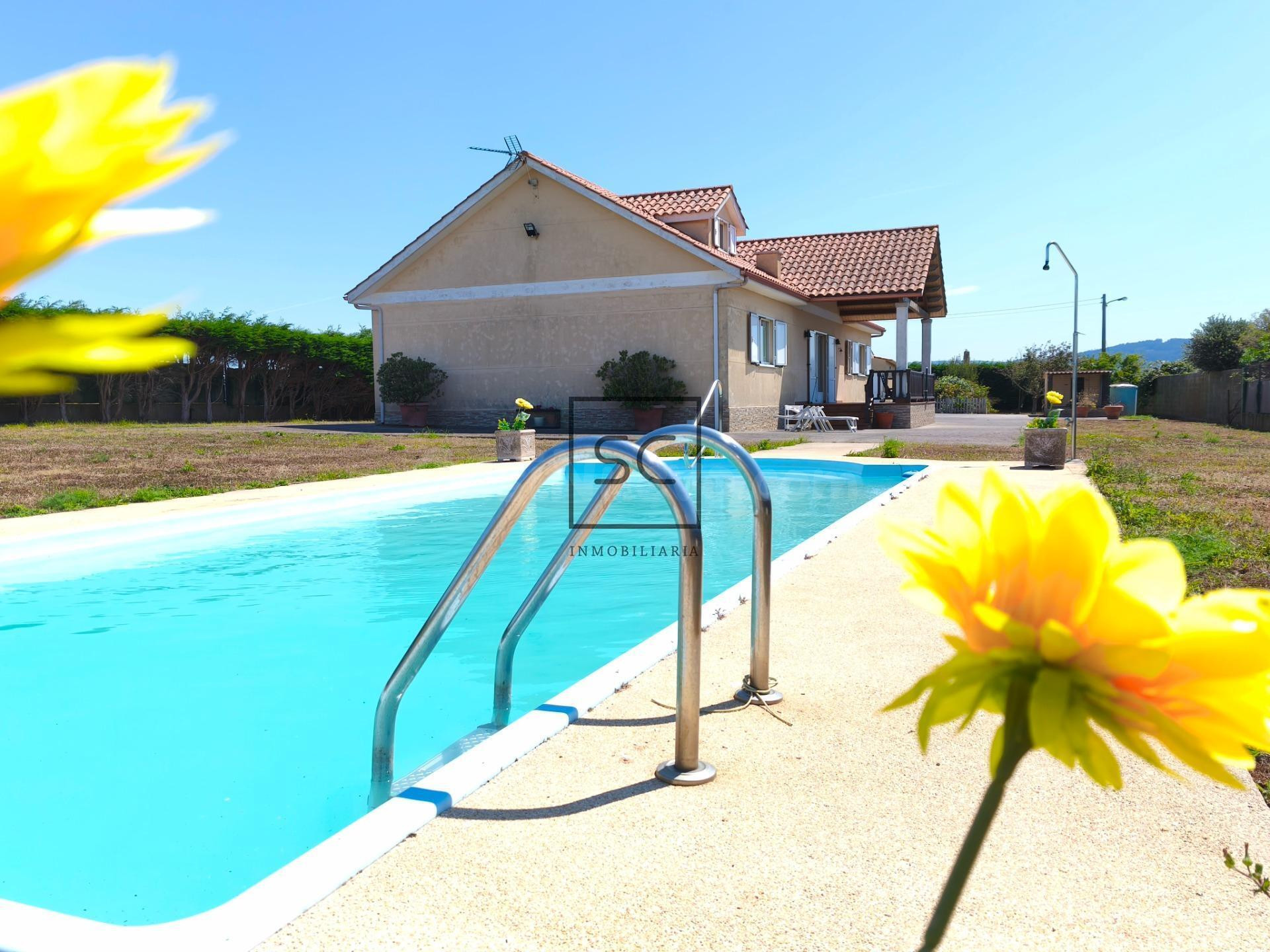 Chalet con piscina en Ares