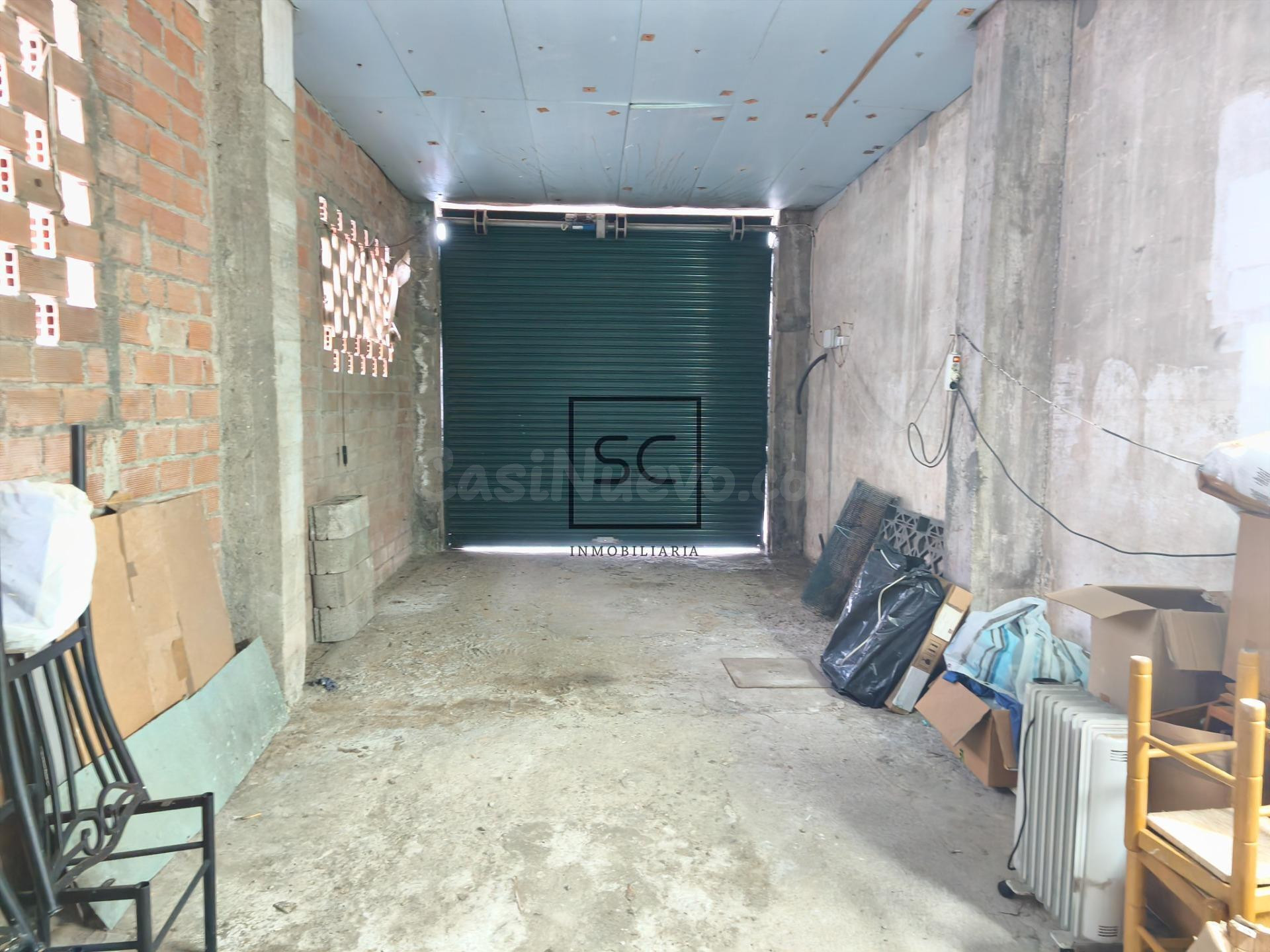 Local comercial con patio en Catabois, Ferrol