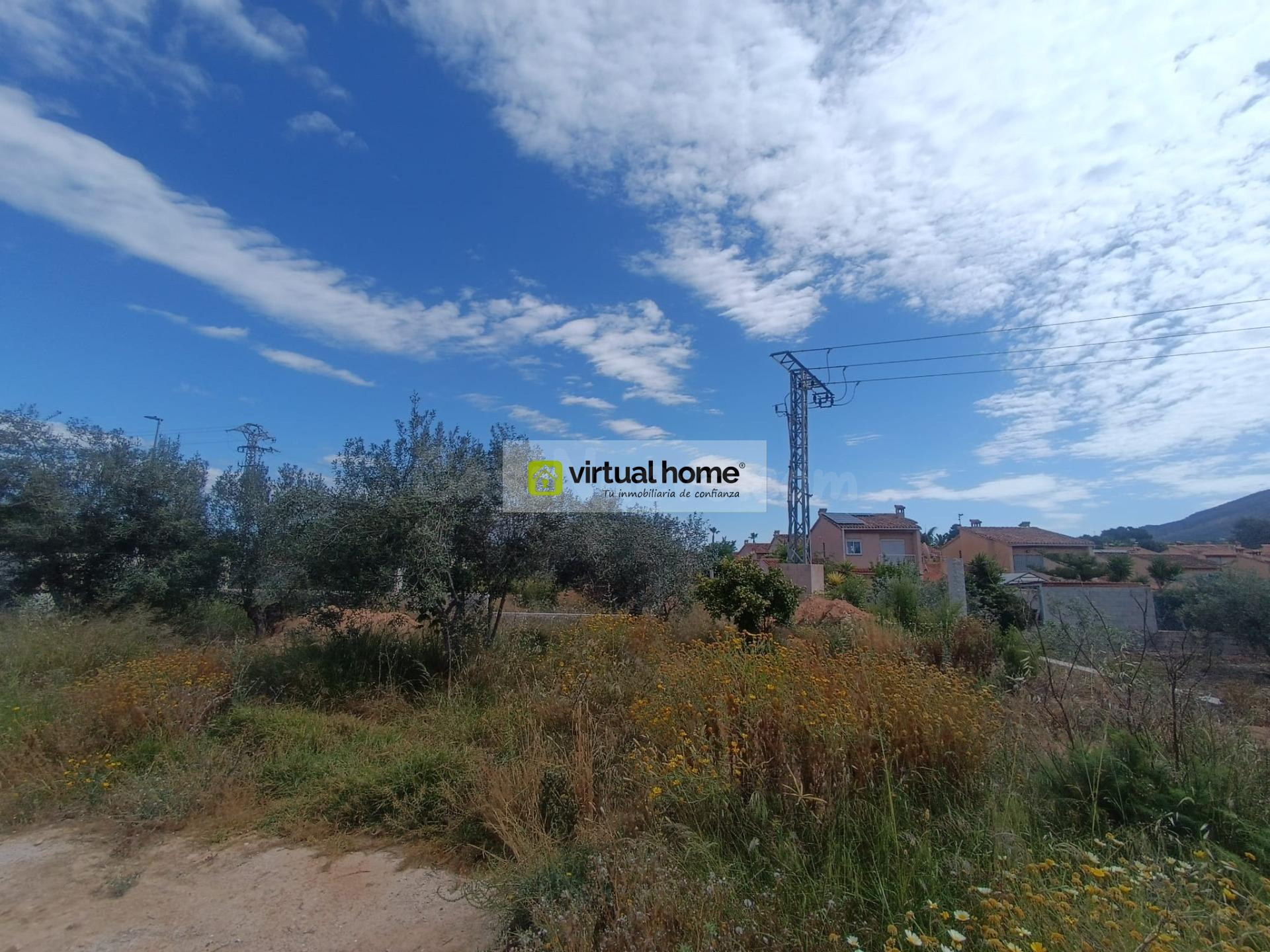 TERRENO EN LEVANTE URBANIZABLE CON PROYECTO Y LICENCIAS.