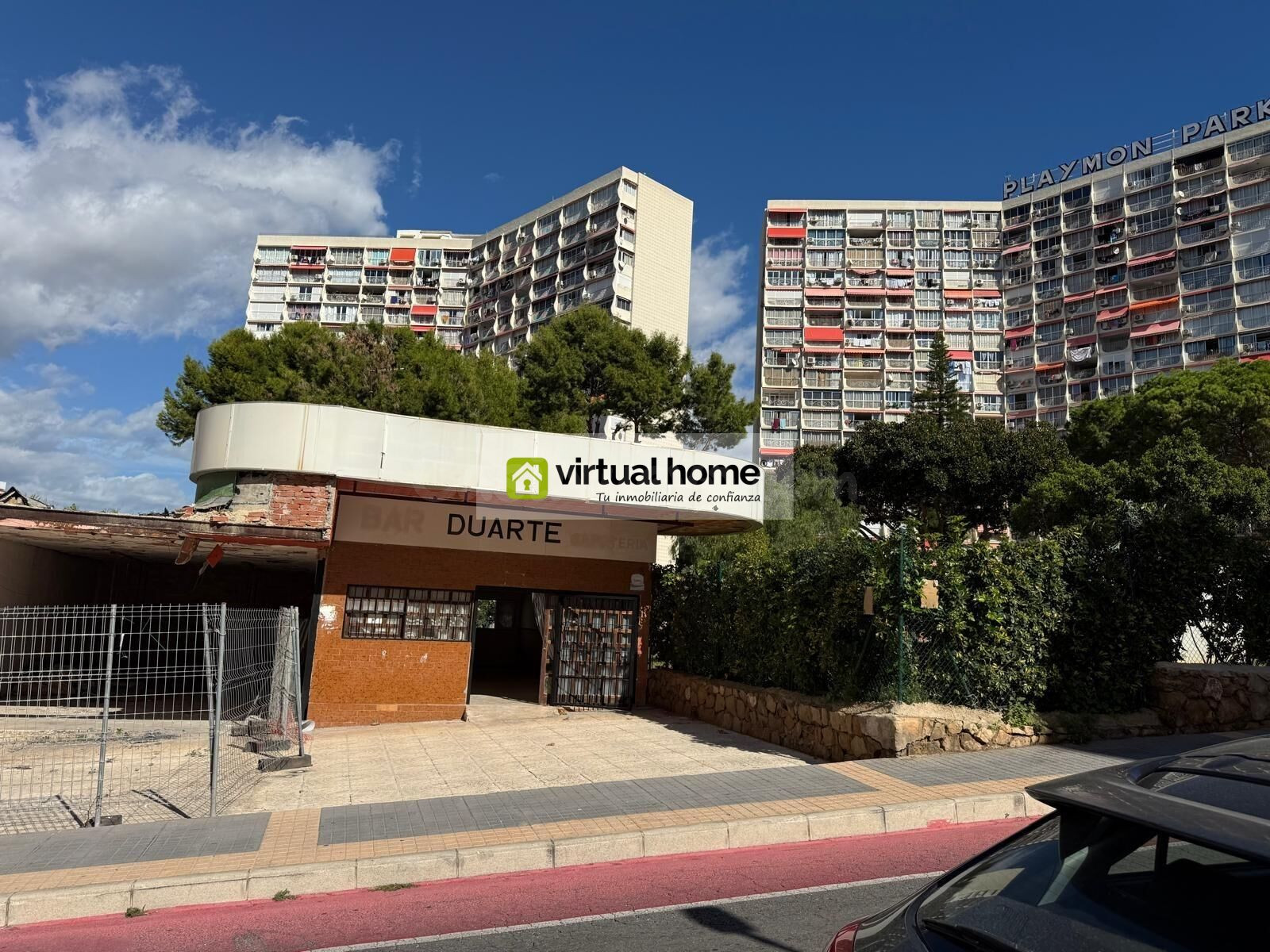 ALQUILER Local con licencia de restaurante y gran terraza en Benidorm — SIN TRASPASO
