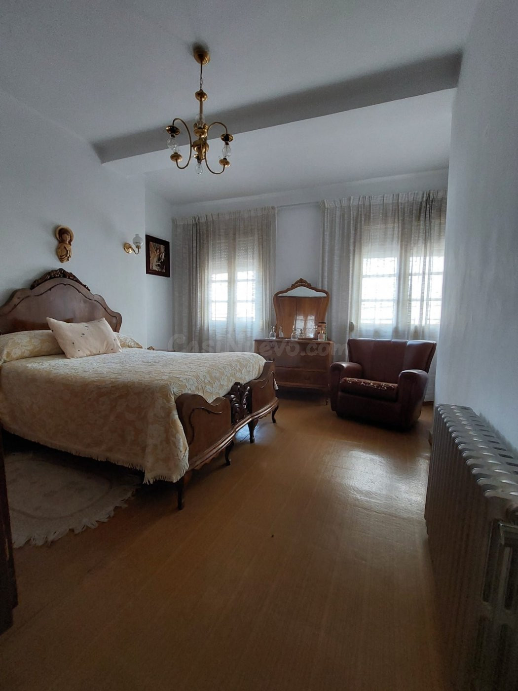 SE VENDE CASA CENTRICA EN CACABELOS