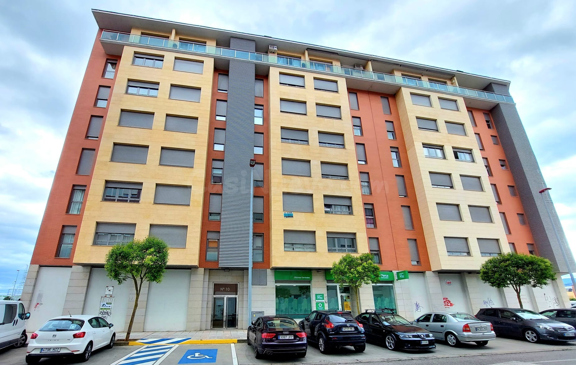 SE VENDE LOCAL EN ZONA ROSALEDA