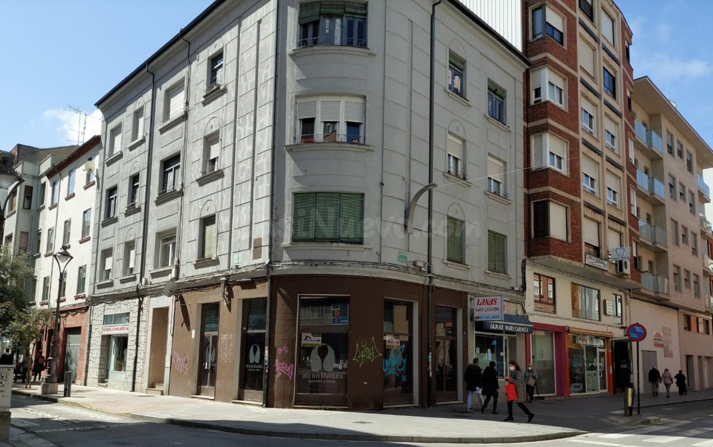 SE ALQUILA LOCAL COMERCIAL IDEAL PARA VINOTECA