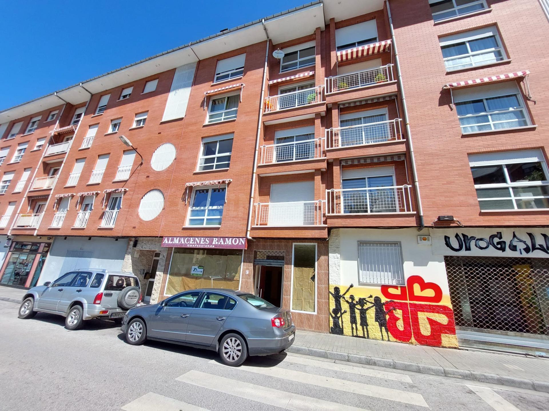 SE VENDE LOCAL COMERCIAL EN FLORES DEL SIL