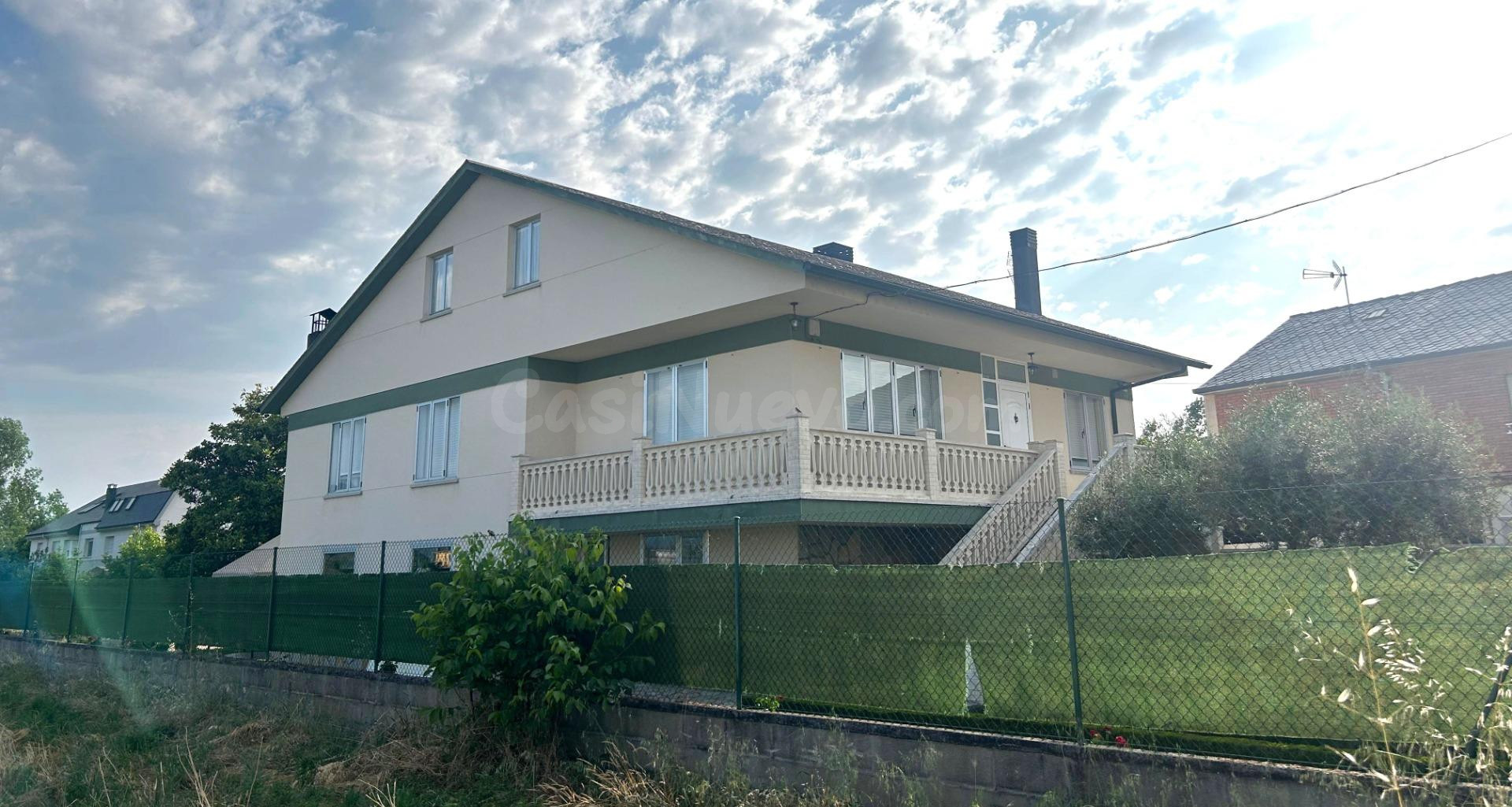 SE VENDE CHALET INDEPENDIENTE EN FUENTES NUEVAS